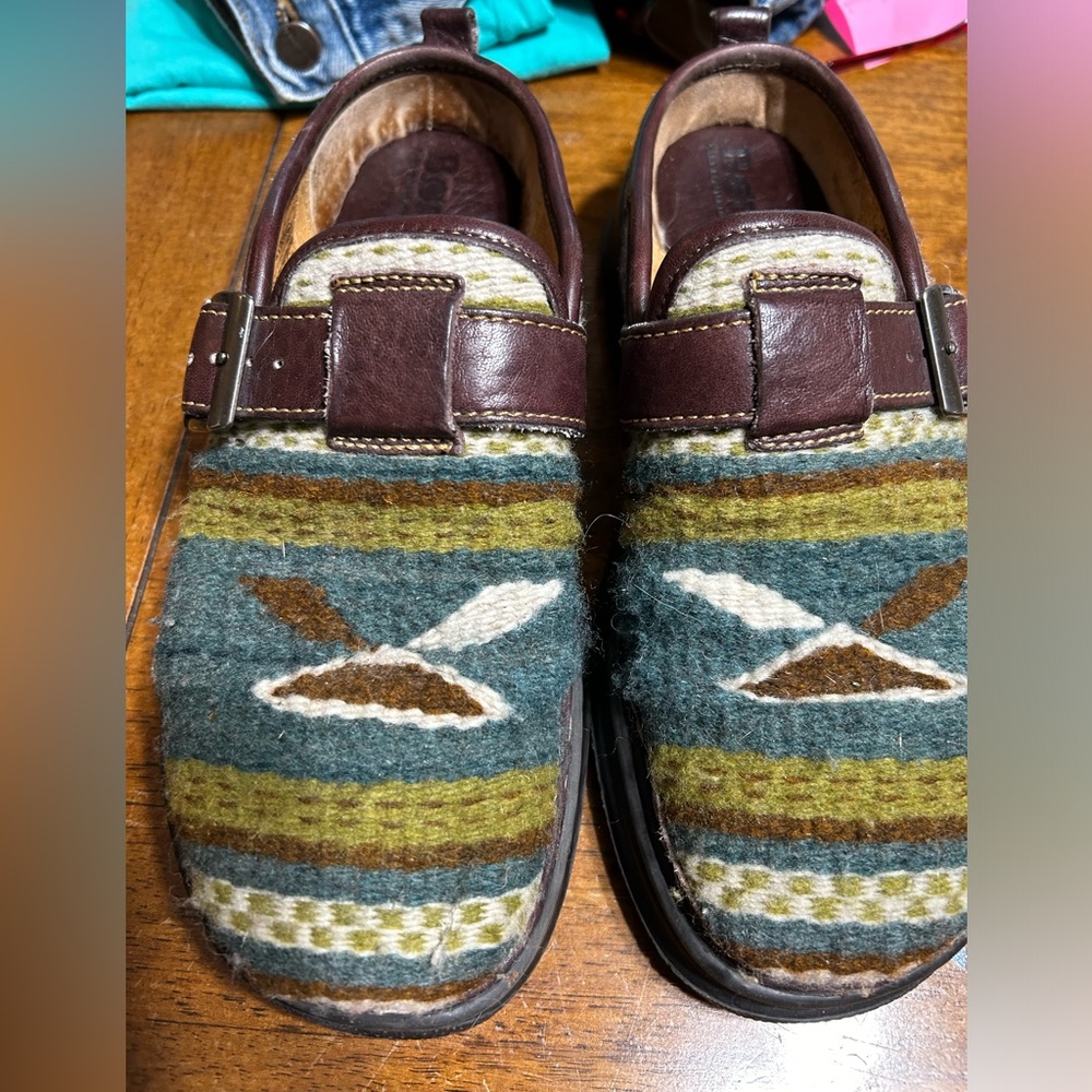 Women’s size 8/39 loafers.